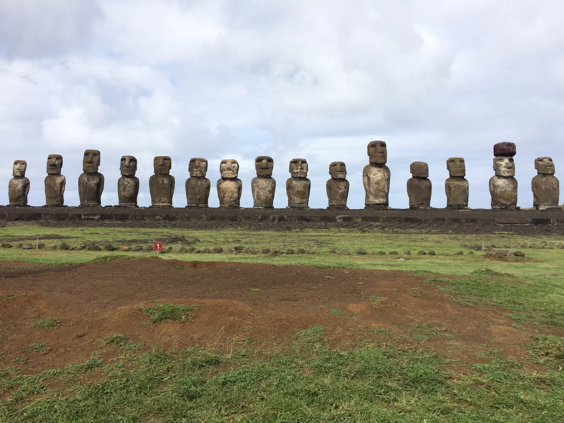 Fila de moai de Ahu Tongariki en Rapa Nui
